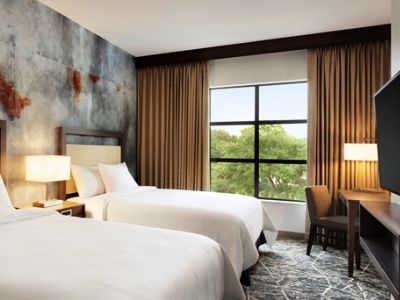 Hotel Embassy Brooks Base & San Antonio